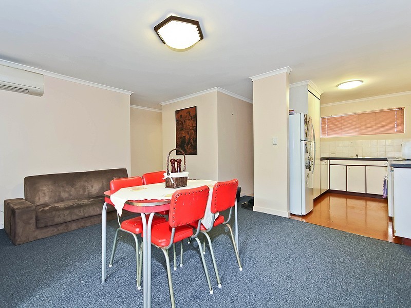2/19 Woodhill Avenue, Camp Hill QLD 4152