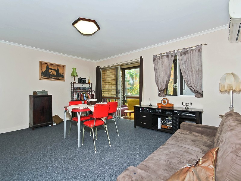 2/19 Woodhill Avenue, Camp Hill QLD 4152