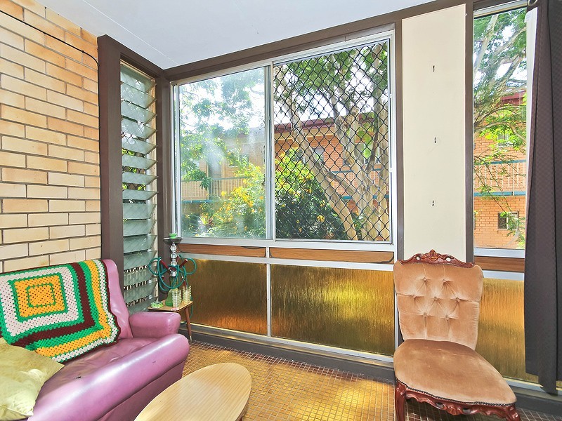 2/19 Woodhill Avenue, Camp Hill QLD 4152