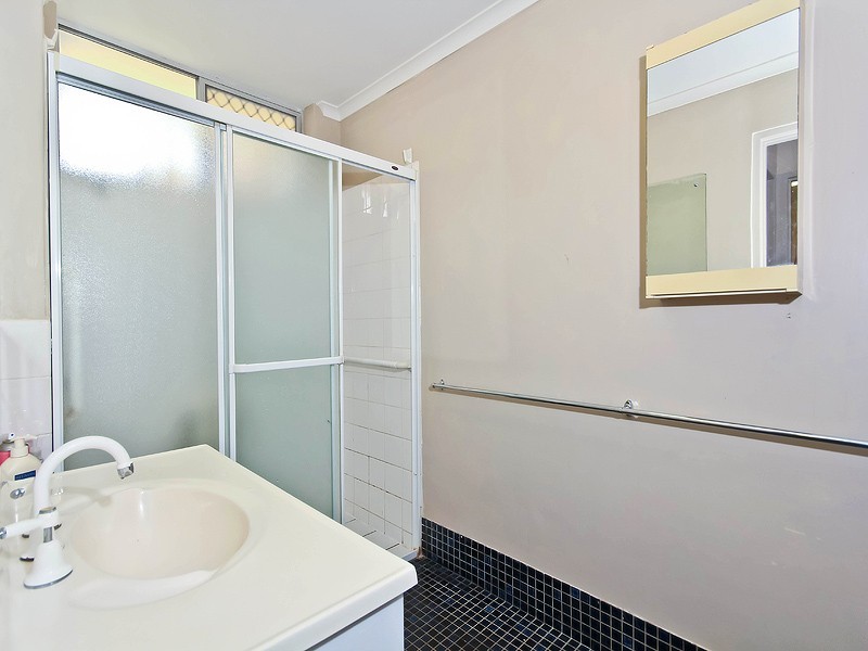 2/19 Woodhill Avenue, Camp Hill QLD 4152