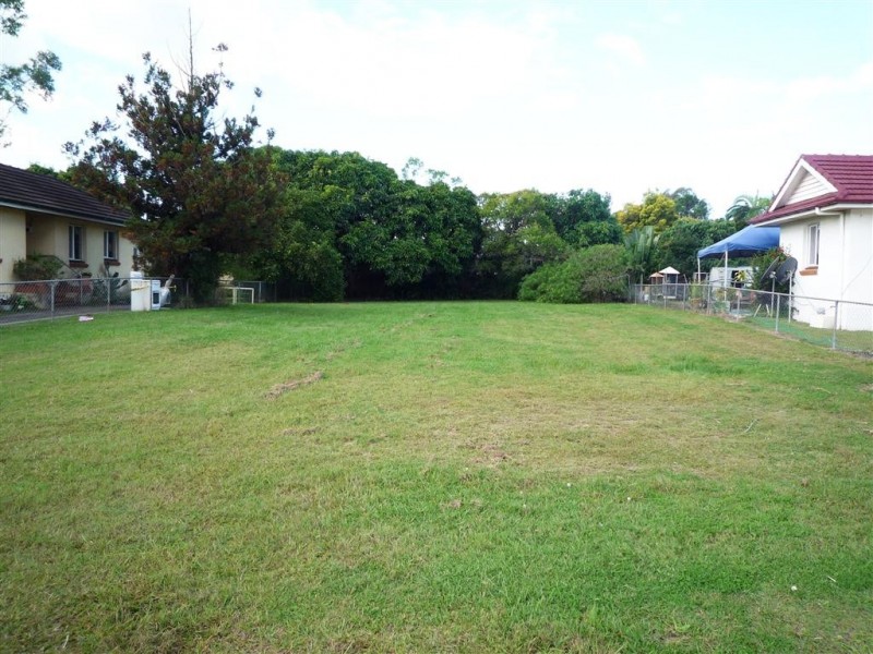 120 Roscoe Street, Holland Park QLD 4121