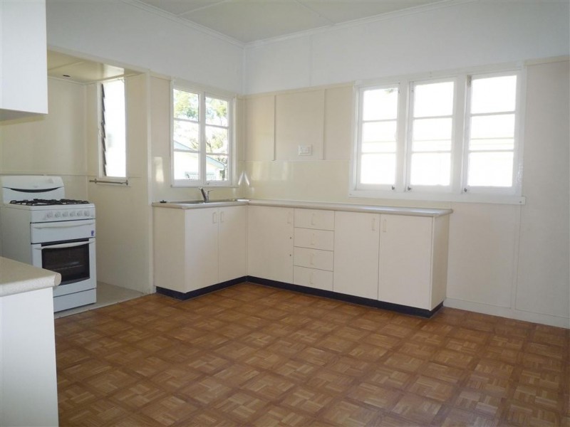 704 Cavendish Road, Holland Park QLD 4121