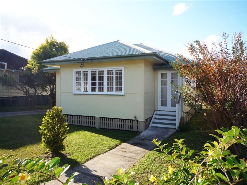 704 Cavendish Road, Holland Park QLD 4121