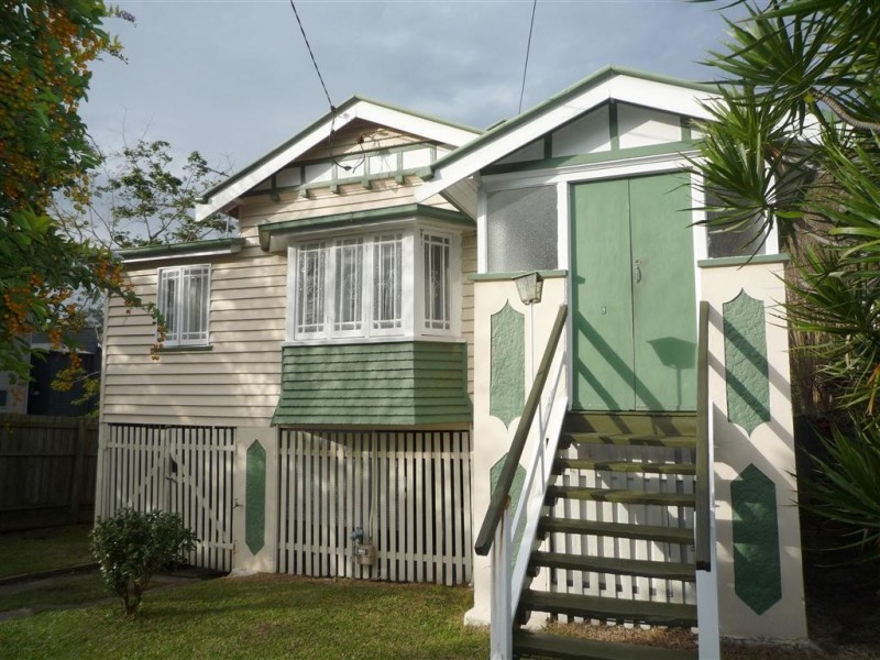 6 Ashton Street, Camp Hill QLD 4152