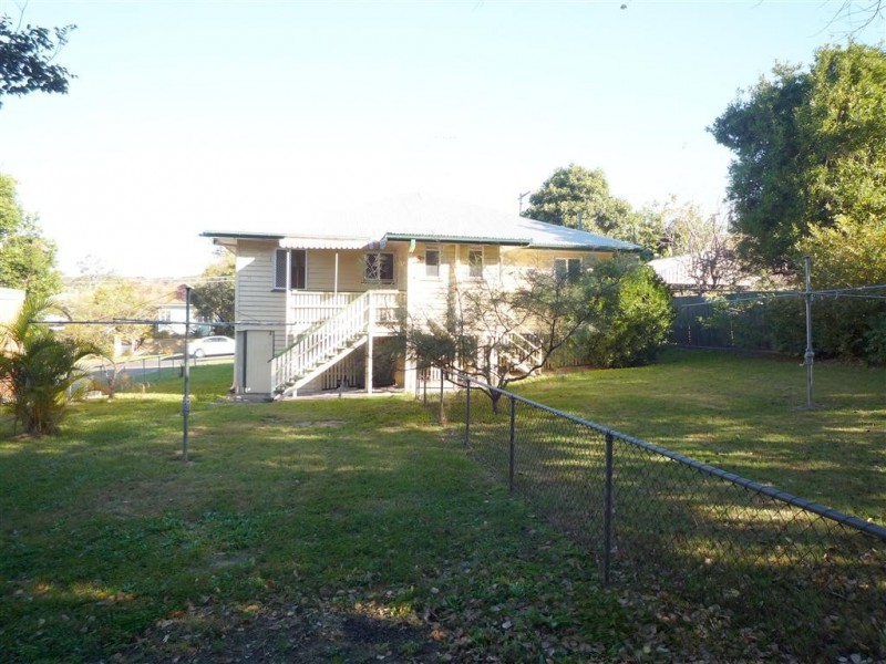 10 Third Street, Camp Hill QLD 4152