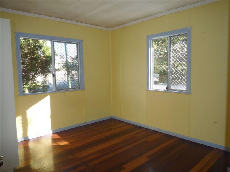 10 Third Street, Camp Hill QLD 4152