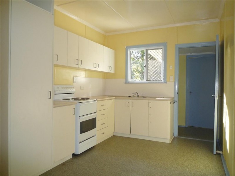 10 Third Street, Camp Hill QLD 4152