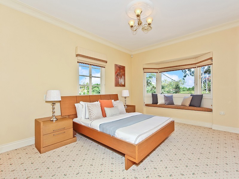 100 Sirius Street, Coorparoo QLD 4151