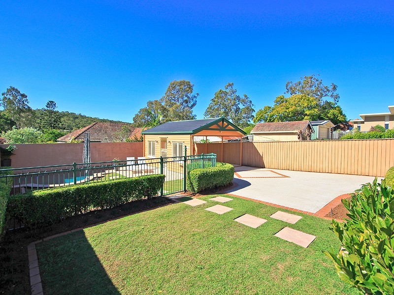 100 Sirius Street, Coorparoo QLD 4151