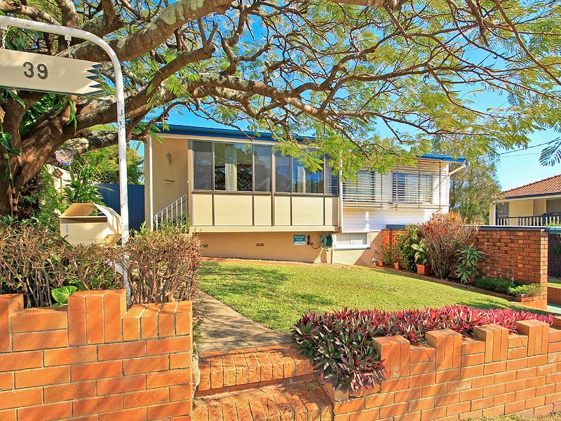 39 Bonneville Street, Holland Park West QLD 4121