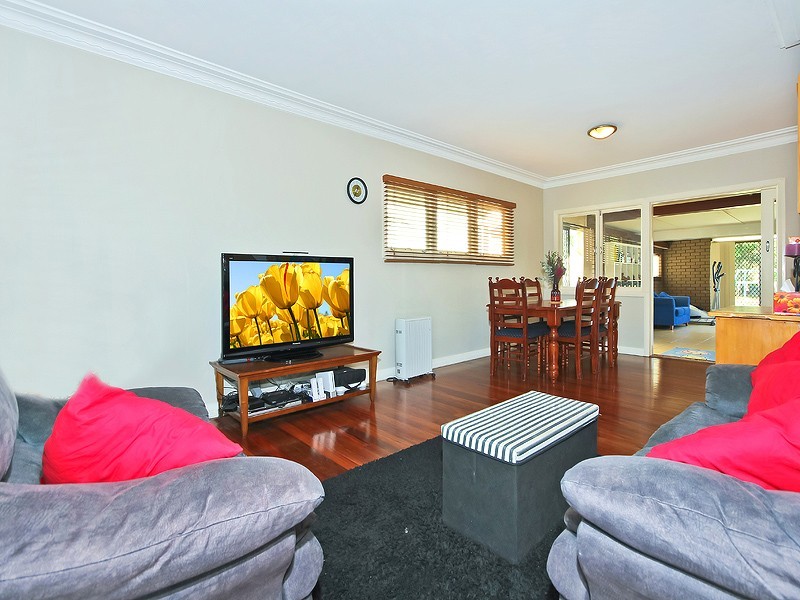 39 Bonneville Street, Holland Park West QLD 4121