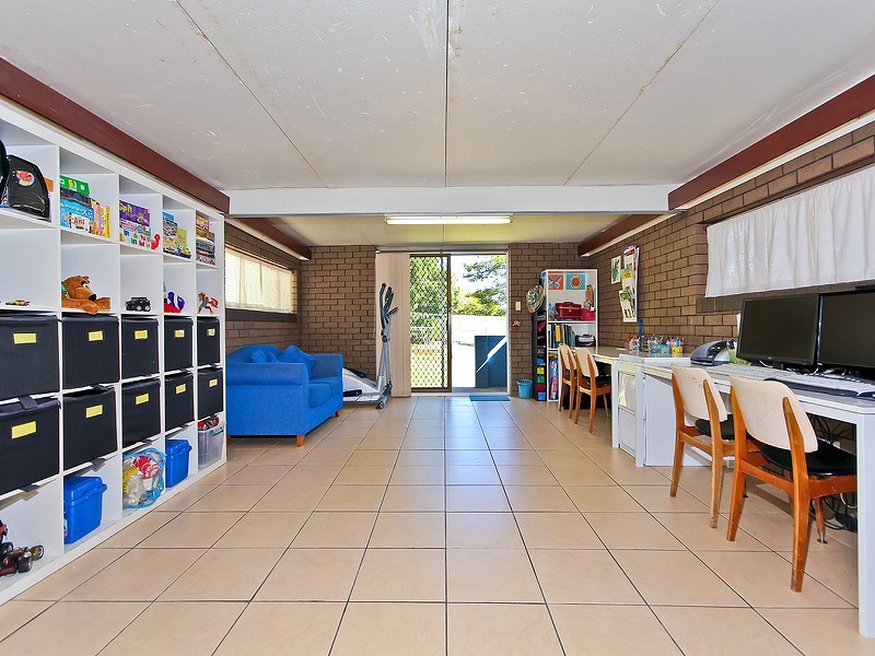39 Bonneville Street, Holland Park West QLD 4121