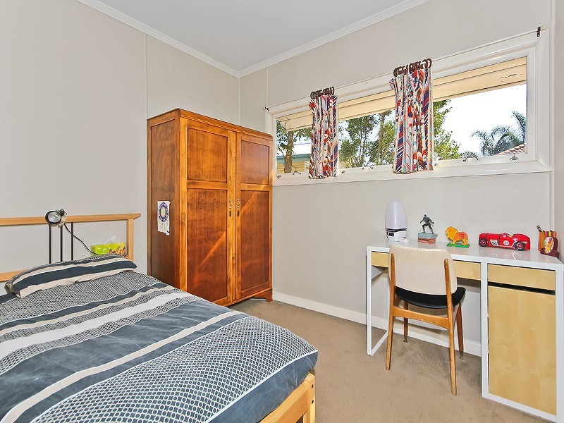 39 Bonneville Street, Holland Park West QLD 4121