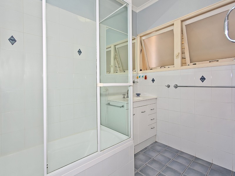 39 Bonneville Street, Holland Park West QLD 4121