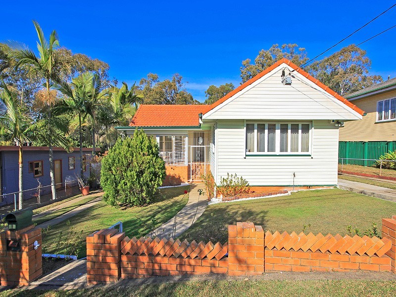 11 Risley Street, Carina QLD 4152