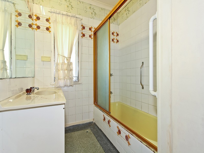 11 Risley Street, Carina QLD 4152