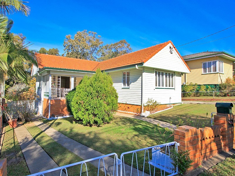 11 Risley Street, Carina QLD 4152