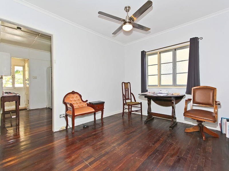 140 Macrossan Avenue, Norman Park QLD 4170