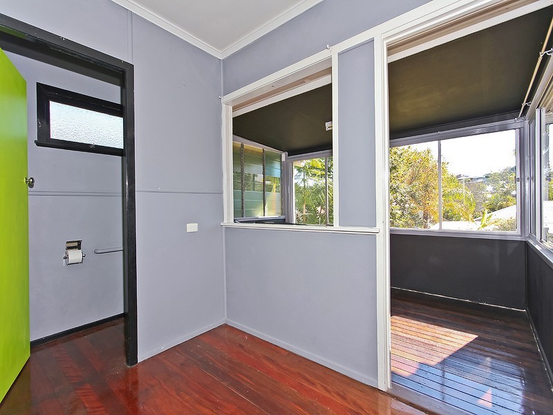 140 Macrossan Avenue, Norman Park QLD 4170