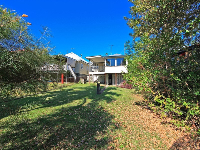140 Macrossan Avenue, Norman Park QLD 4170