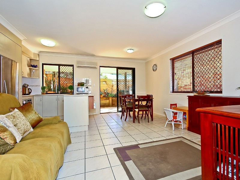 2/9 Hill Crescent, Carina Heights QLD 4152