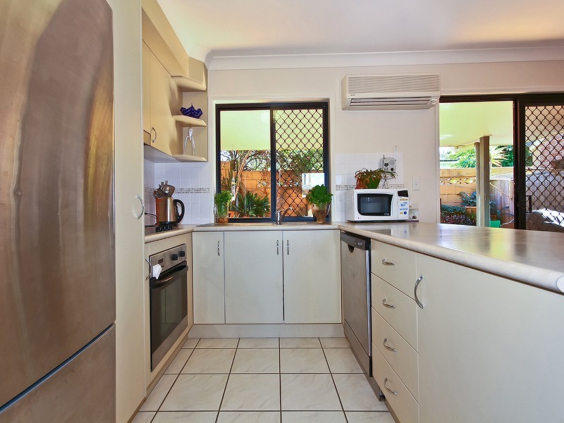 2/9 Hill Crescent, Carina Heights QLD 4152
