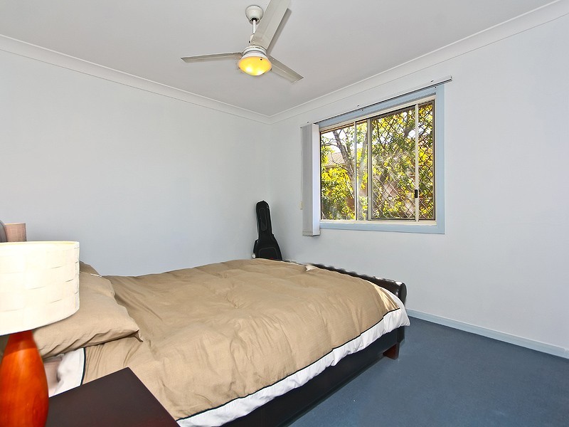 4/53 Knowsley Street, Greenslopes QLD 4120