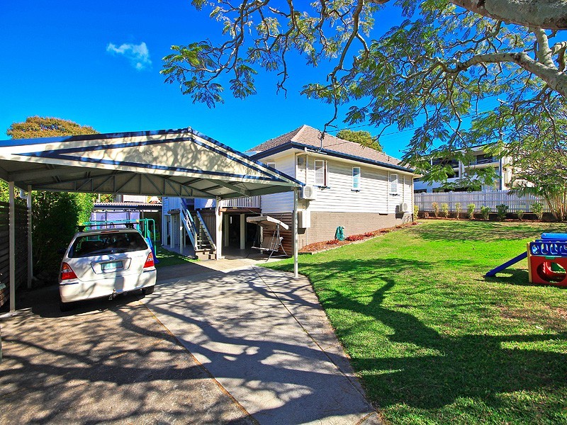 19 Kennington Road, Camp Hill QLD 4152