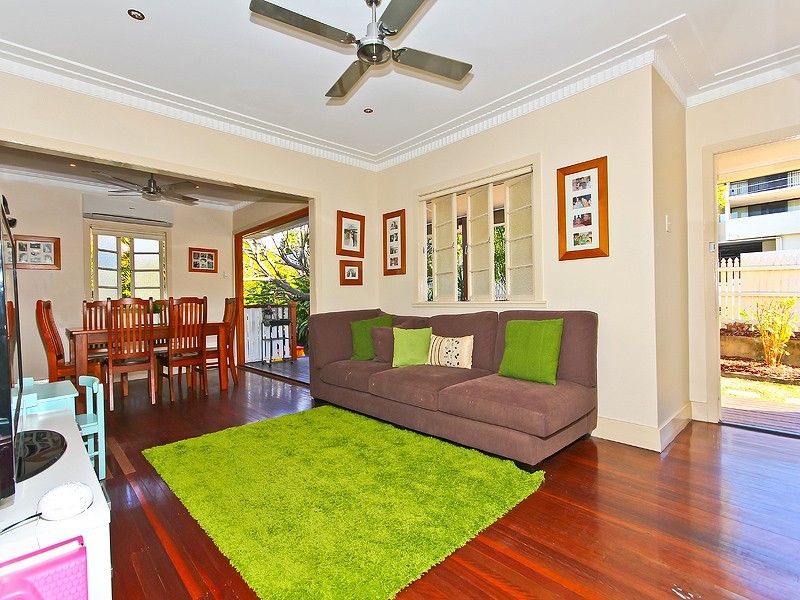 19 Kennington Road, Camp Hill QLD 4152