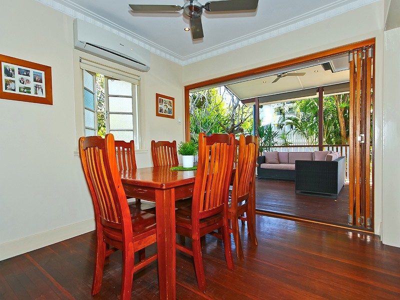 19 Kennington Road, Camp Hill QLD 4152