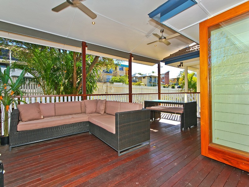 19 Kennington Road, Camp Hill QLD 4152