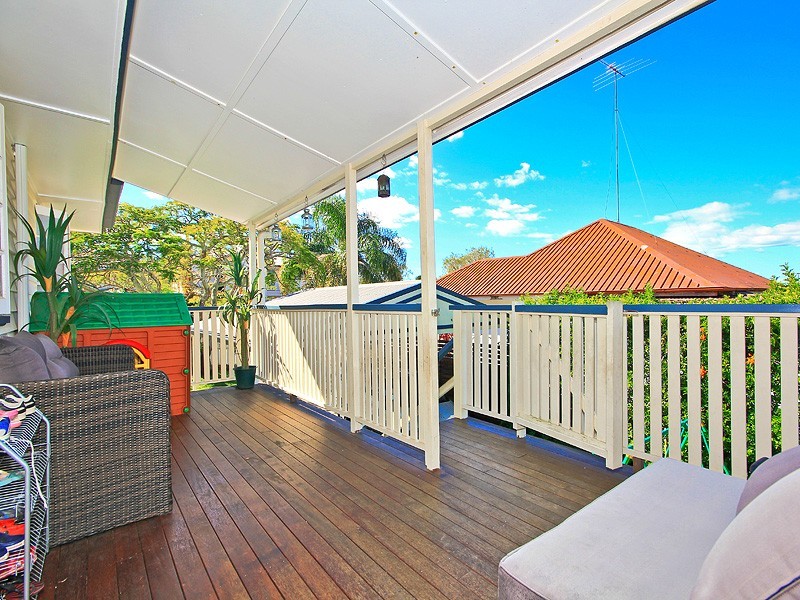 19 Kennington Road, Camp Hill QLD 4152