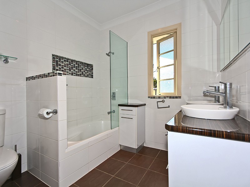 19 Kennington Road, Camp Hill QLD 4152