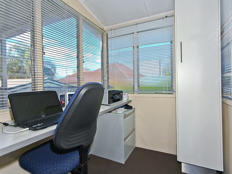 19 Kennington Road, Camp Hill QLD 4152