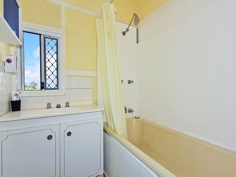 79 Kennington Road, Camp Hill QLD 4152