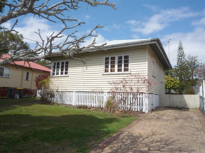 127 Beddoes Street, Holland Park QLD 4121
