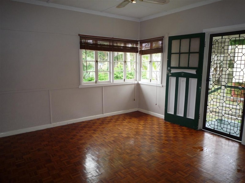 127 Beddoes Street, Holland Park QLD 4121