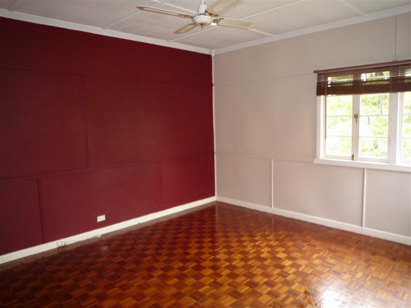 127 Beddoes Street, Holland Park QLD 4121