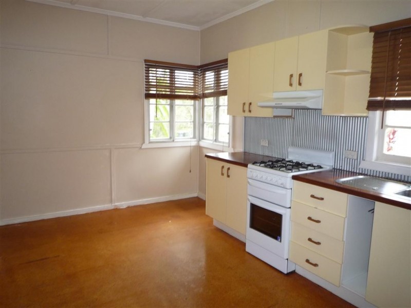 127 Beddoes Street, Holland Park QLD 4121