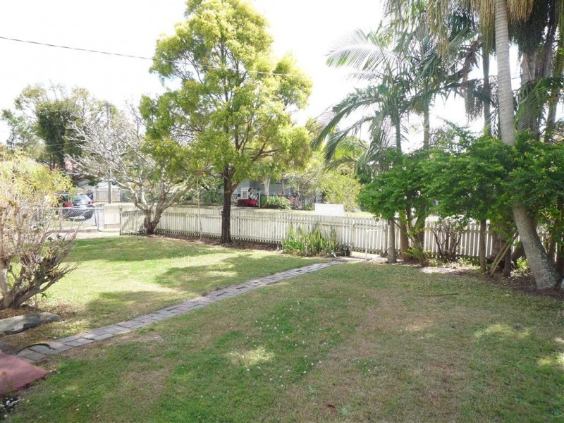 127 Beddoes Street, Holland Park QLD 4121