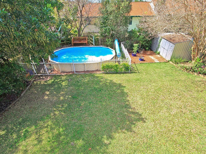 10 Kurts Street, Holland Park West QLD 4121