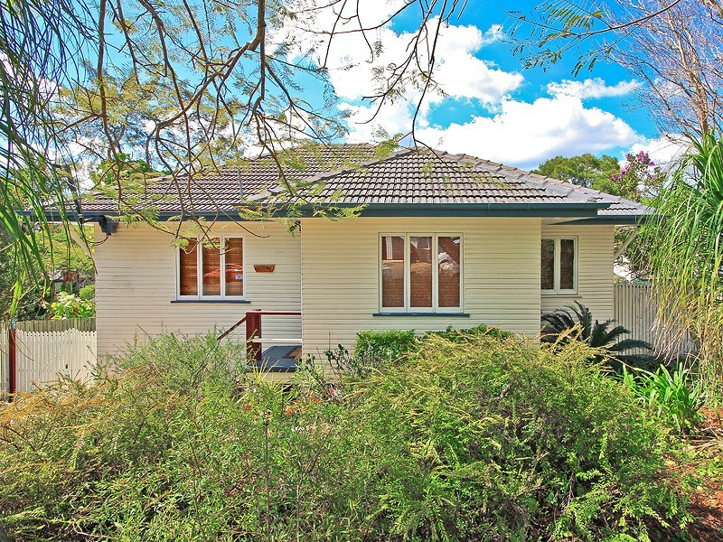 10 Kurts Street, Holland Park West QLD 4121