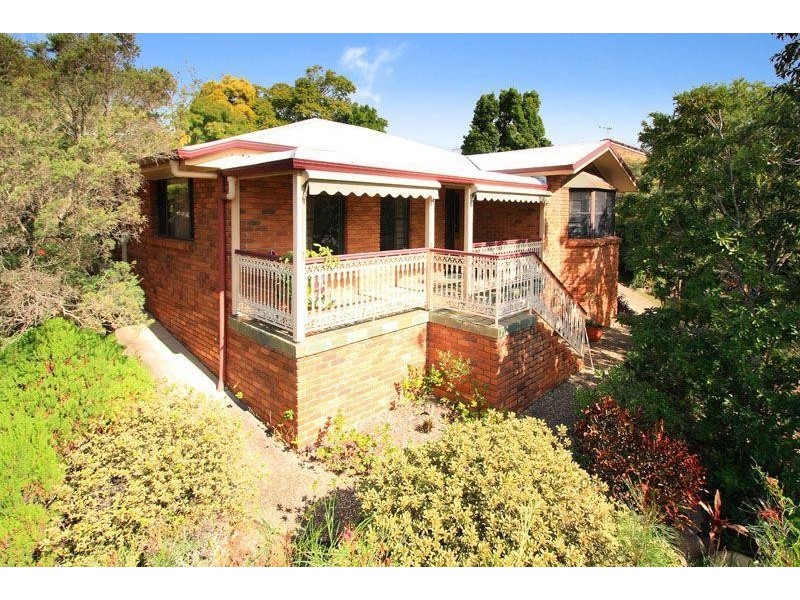 16 Rossmoya Street, Carindale QLD 4152