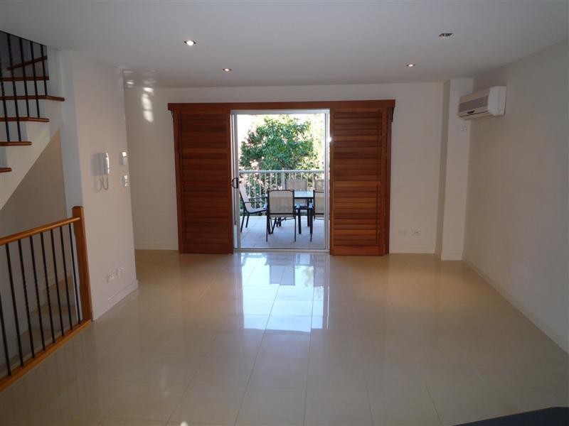 2/41 Weston Street, Coorparoo QLD 4151
