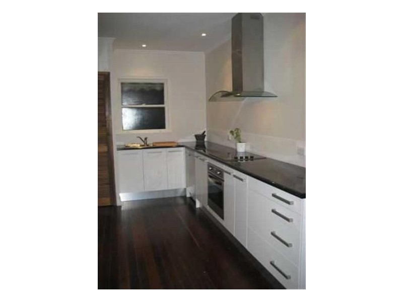 132 Eugaree Street, Southport QLD 4215