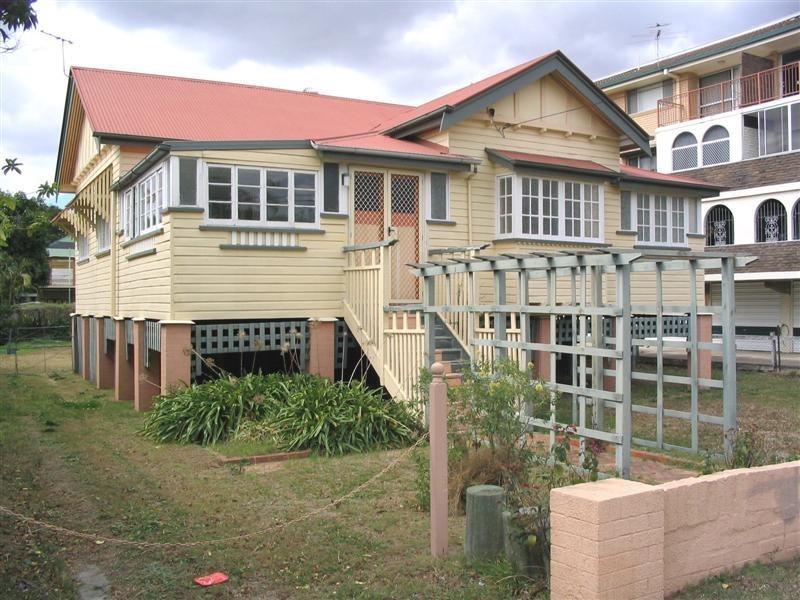 106 Cavendish Road, Coorparoo QLD 4151