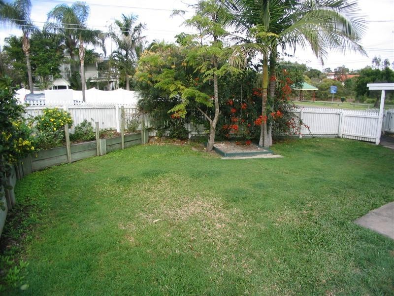 9 Harwill Street, Coorparoo QLD 4151