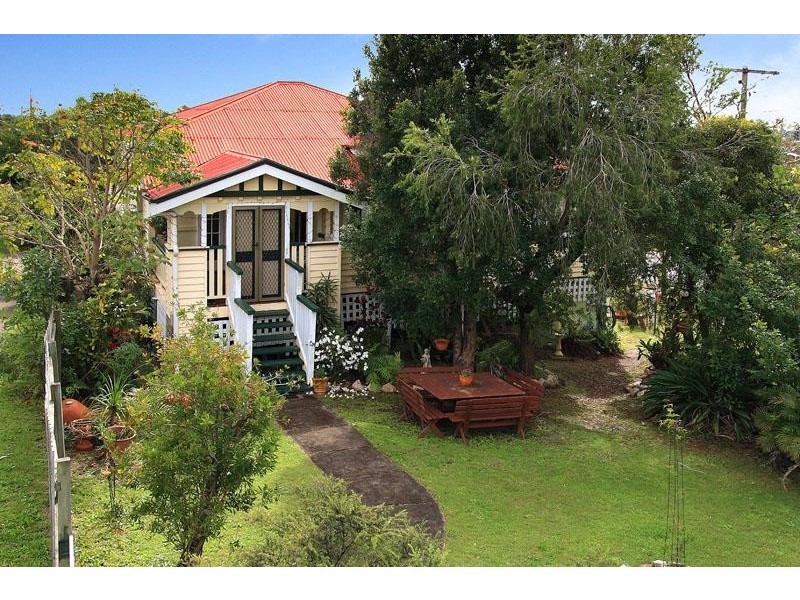 10 Clara Street, Camp Hill QLD 4152