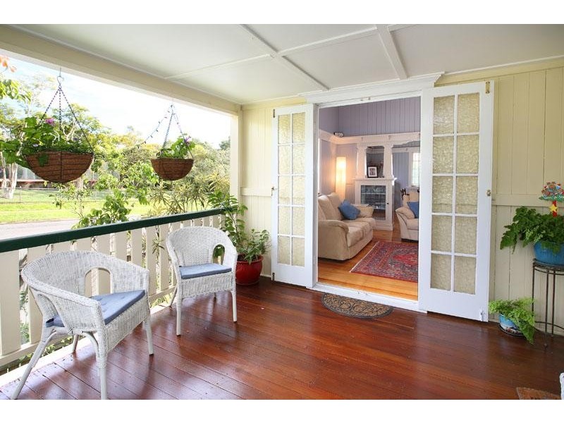 10 Clara Street, Camp Hill QLD 4152