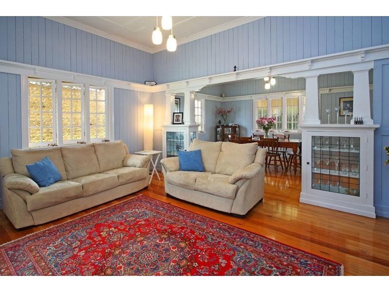 10 Clara Street, Camp Hill QLD 4152